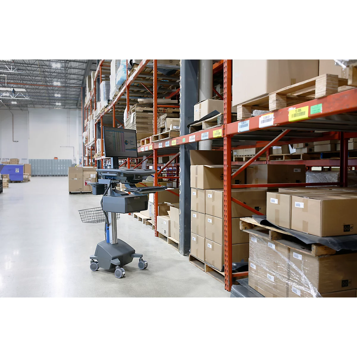 Verrijdbaar werkstation Ergotron StyleView® SV42-8302-2, beeldschermscharnier voor 1 beeldscherm tot 24', werkblad, toetsenbord-/muislade, geïntegreerde voeding