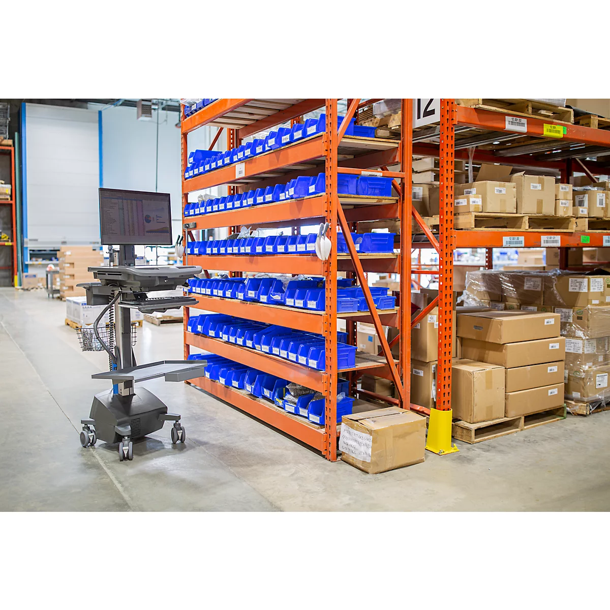 Verrijdbaar werkstation Ergotron StyleView® SV42-8302-2, beeldschermscharnier voor 1 beeldscherm tot 24', werkblad, toetsenbord-/muislade, geïntegreerde voeding