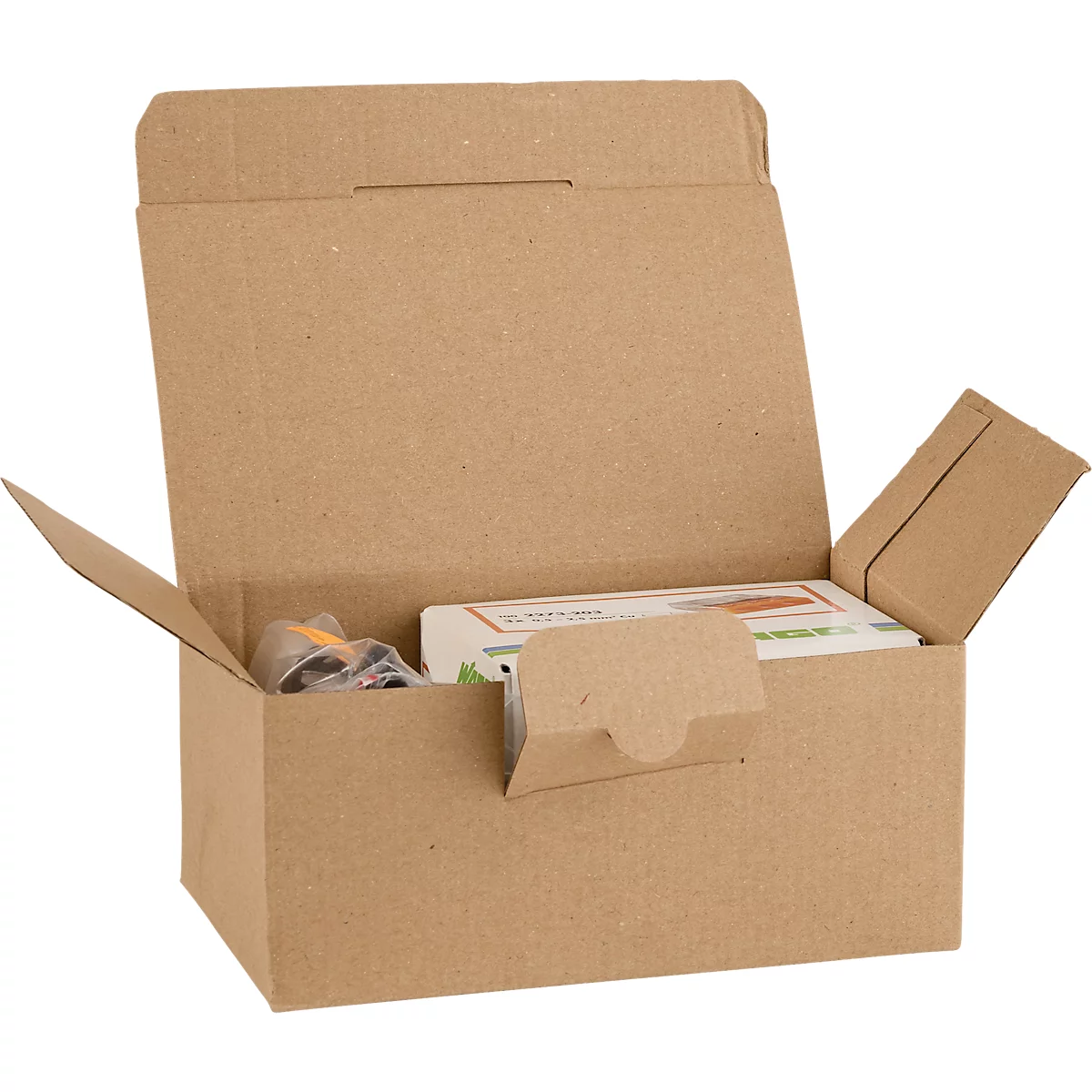 Geöffnete braune Pappschachtel mit Inhalt, darunter eine Produktverpackung. Die Laschen der Schachtel sind geöffnet.