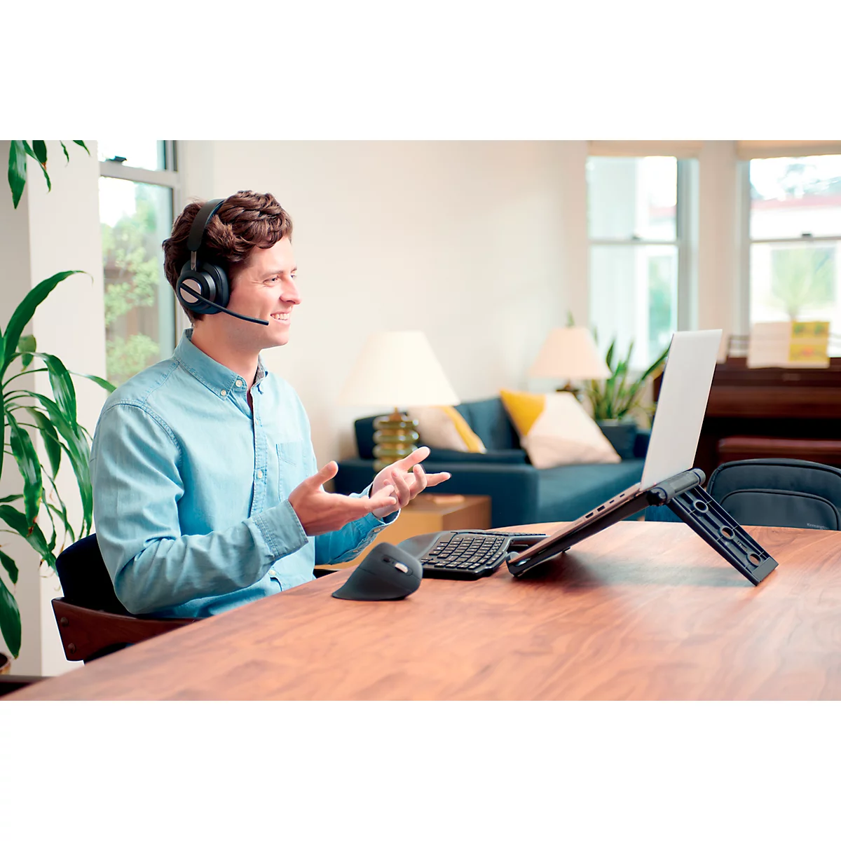 Vertikalmaus Kensington MY630 EQ Pro Fit™ Ergo M, kabellos, wiederaufladbarer Akku, 6 Tasten und Scrollrad, 1000/1600/2400 dpi, PCR, schwarz