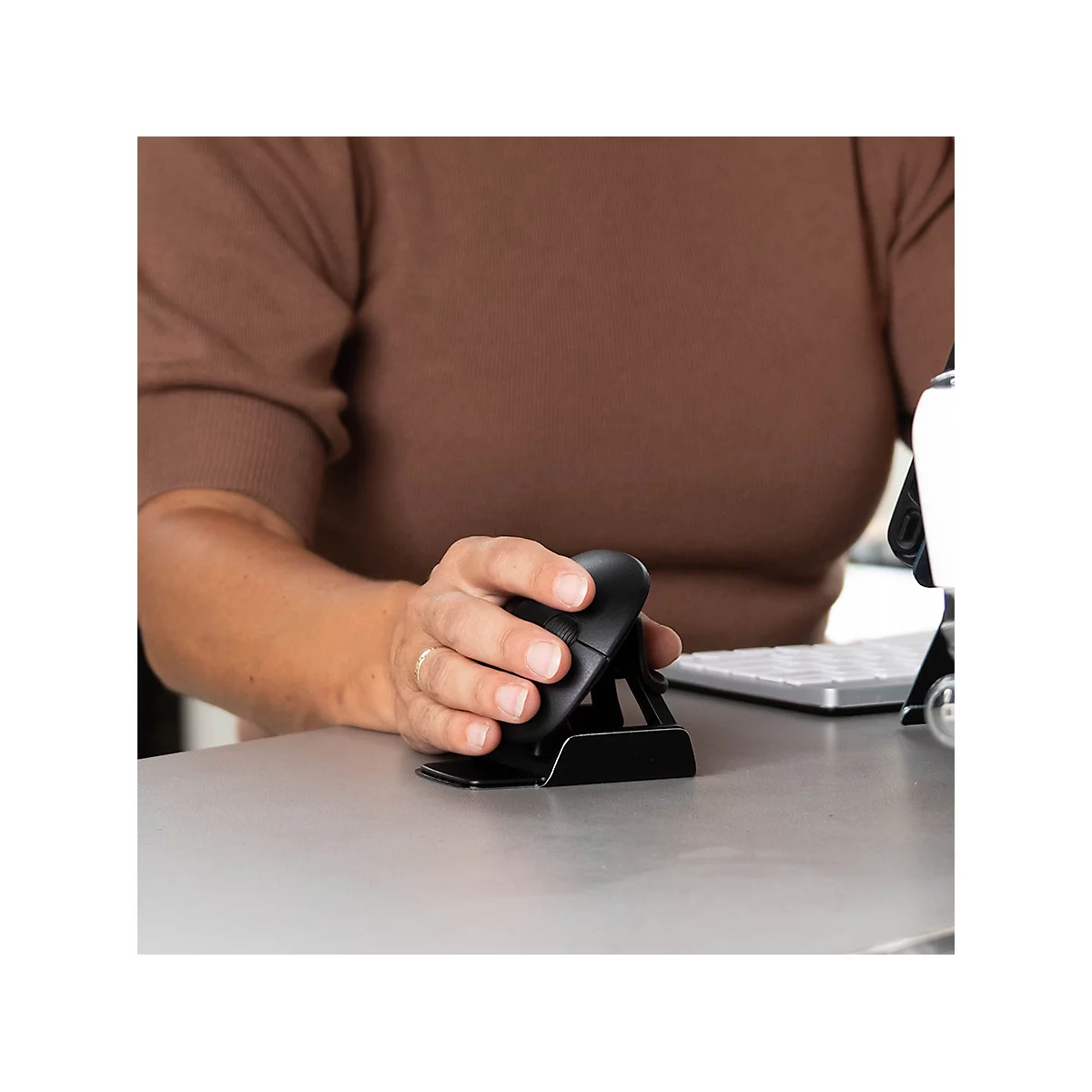 Vertikalmaus R-Go Twister, ergonomisch, beidhändig, 400-2400 dpi, 2 Tasten & Scrollrad, LED-Pausenanzeige, Bluetooth/USB, schwarz