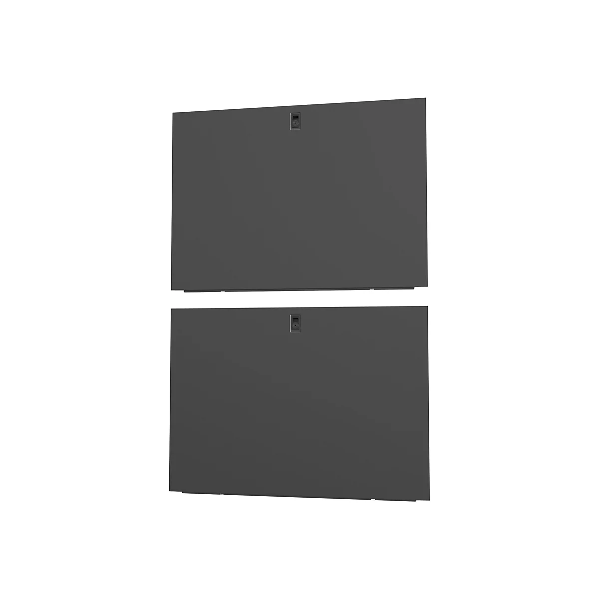 Zwei graue Schranktüren mit quadratischen Griffen. Oben und unten leicht versetzt.