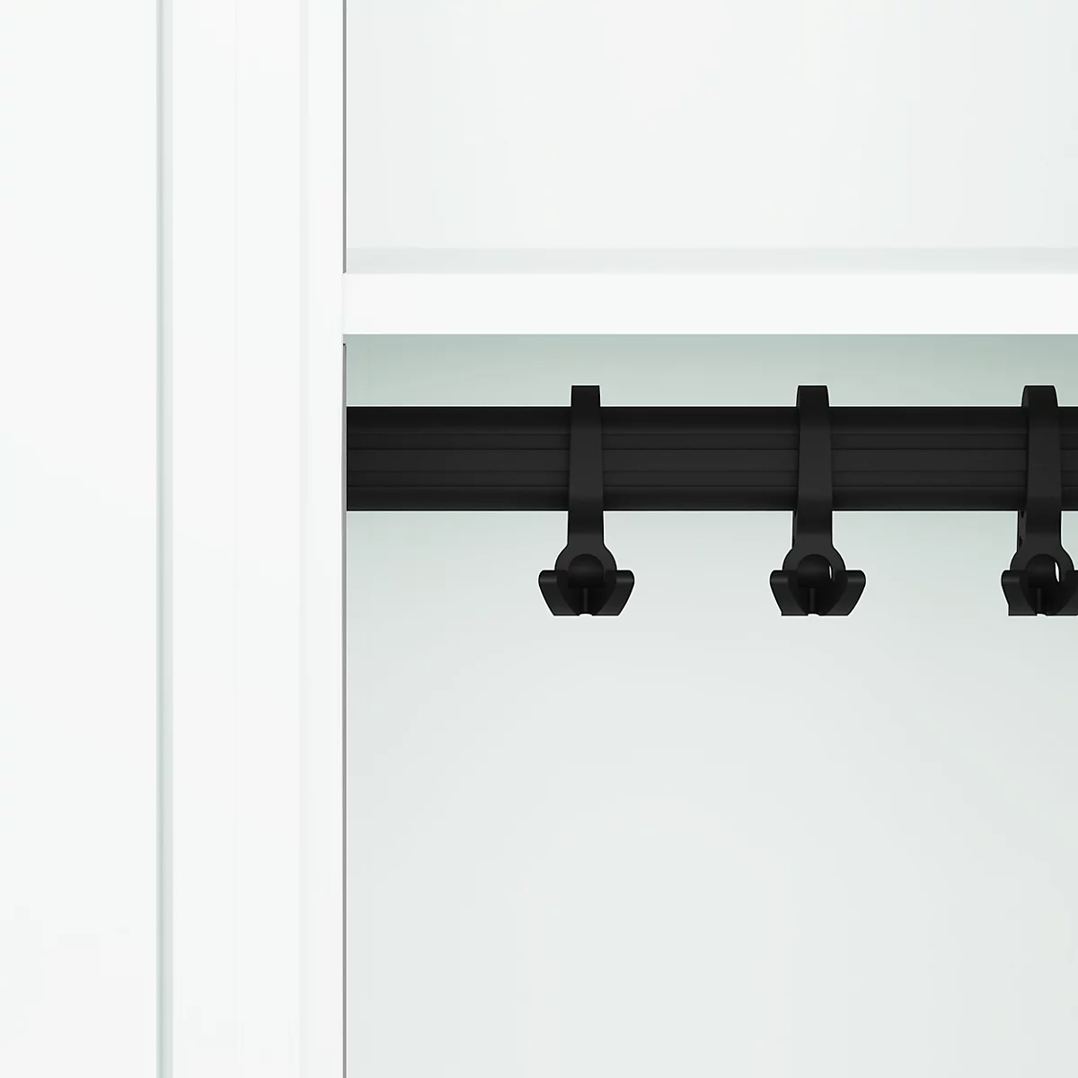 Vestiaire C+P Evolo Plus, 2 compartiments, largeur de compartiment 400 mm, avec socle, charnières à droite, L 800 x P 500 x H 1950 mm, verrou tournant, blanc signalisation/blanc trafic