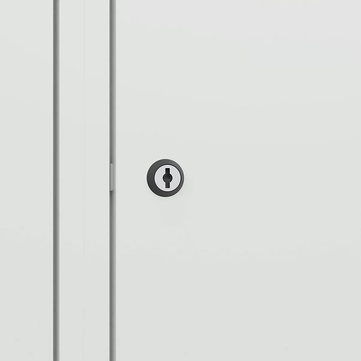 Vestiaire C+P Evolo Plus, 3 compartiments, largeur de compartiment 300 mm, avec socle, butée à droite, butée Soft, anti-effraction, L 900 x P 500 x H 1950 mm, serrure à cylindre, gris clair RAL 7035/gris clair RAL 7035