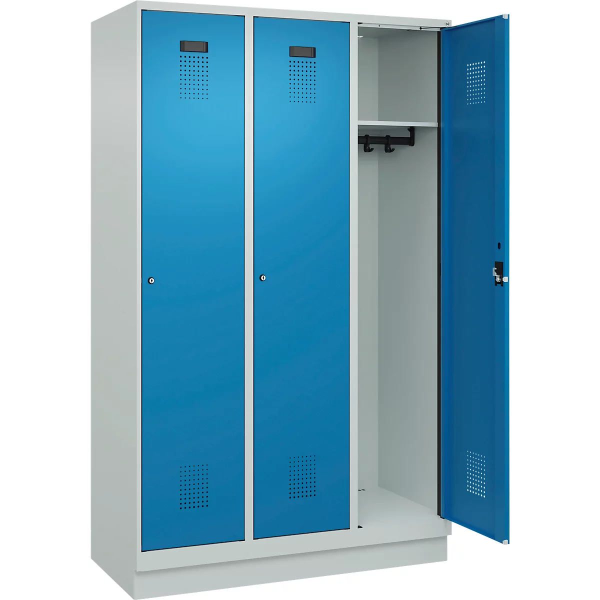 Vestiaire C+P Evolo Plus, 3 compartiments, largeur de compartiment 400 mm, avec socle, charnières à droite, L 1200 x P 500 x H 1950 mm, cylindre, gris clair/bleu clair