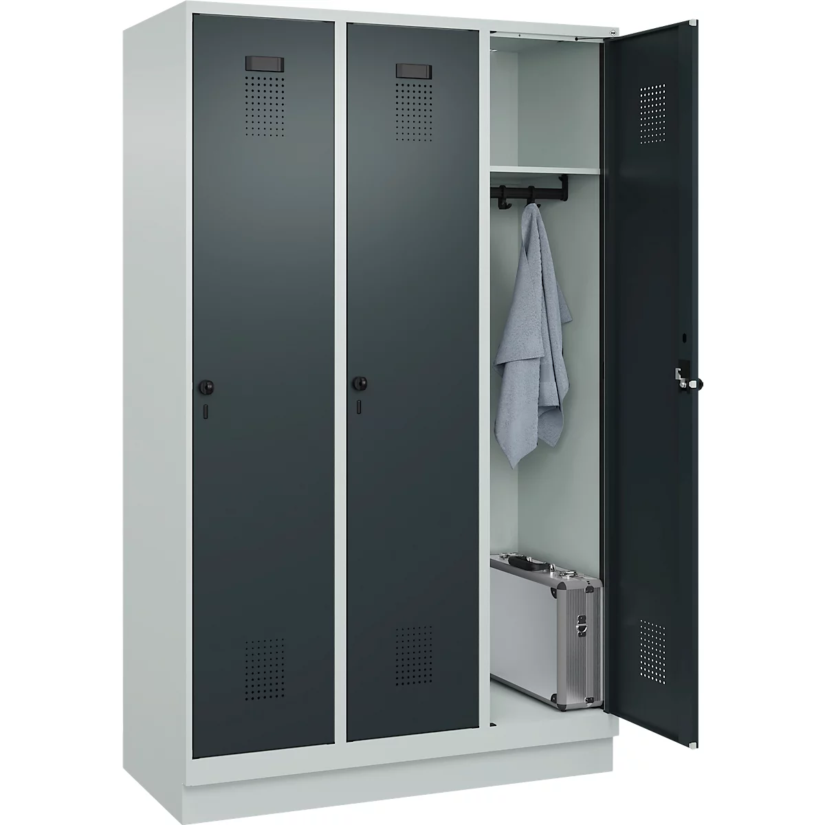 Vestiaire C+P Evolo Plus, 3 compartiments, largeur des compartiments 400 mm, avec socle, charnières à droite, L 1200 x P 500 x H 1950 mm, verrou rotatif, gris clair/gris anthracite