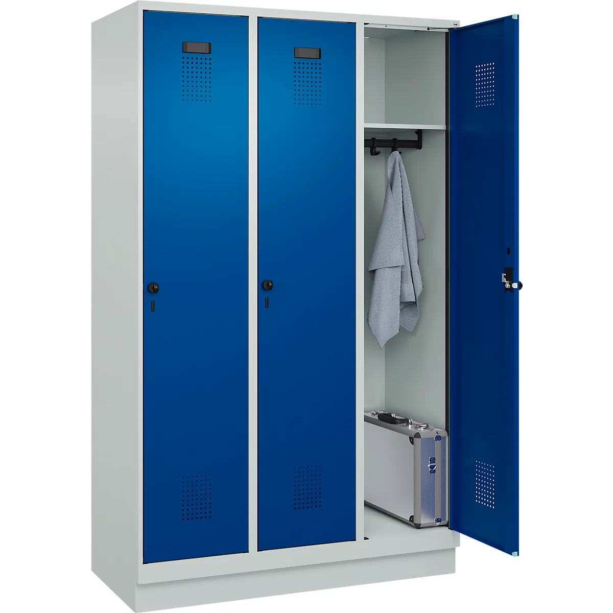 Vestiaire C+P Evolo Plus, 3 compartiments, largeur des compartiments 400 mm, avec socle, charnières à droite, L 1200 x P 500 x H 1950 mm, verrou tournant, gris clair/bleu gentiane