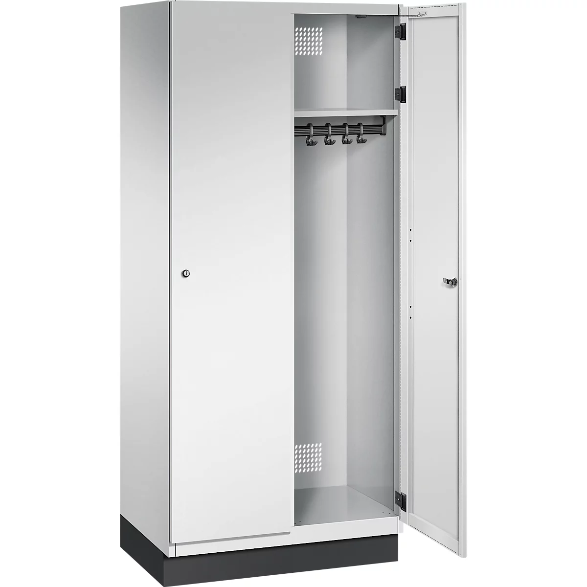 Casier blanc à deux portes, dont une est ouverte. À l'intérieur, des cintres et une étagère sont visibles.