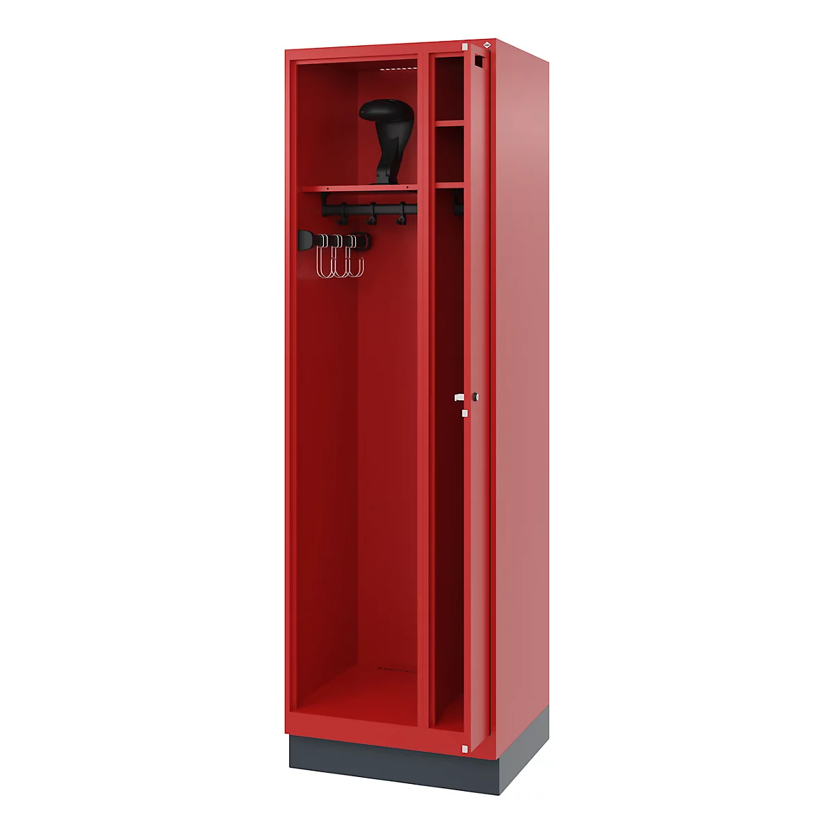Casier rouge sur fond blanc. Ouvert avec des patères et une étagère. Poignée noire sur la serrure.
