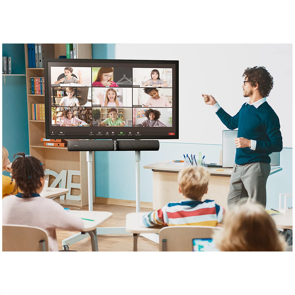 Videoconferentiesysteem Jabra PanaCast 50, 3 panoramacamera's, 3840 x 1080 px, 8 microfoons, 4 luidsprekers, USB/LAN, gecertificeerd voor Microsoft Teams®.
