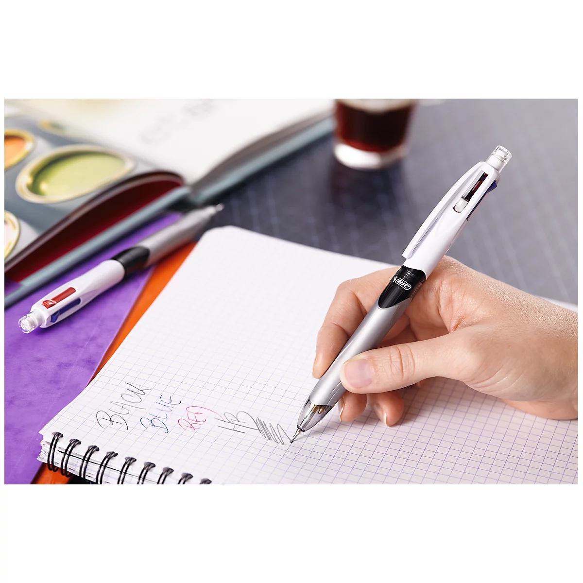 Vierkleurenbalpen BIC® 4 Colours® 3+1 HB, onuitwisbaar, incl. navullingen, grijs/wit