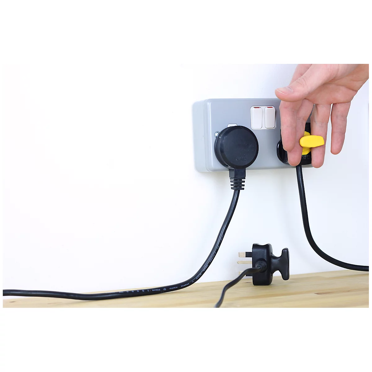 Vormbare universele lijm Sugru by tesa®, verwerkingstijd 30 min, verpakking van 8 (8 x 3,5 g), in rood, blauw, geel, zwart &amp; wit