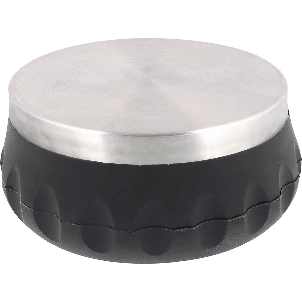 Een ronde koffietamper met een zwarte handgreep en een zilveren tamperoppervlak. Gebogen groeven zijn bevestigd aan de zijkant van de handgreep.