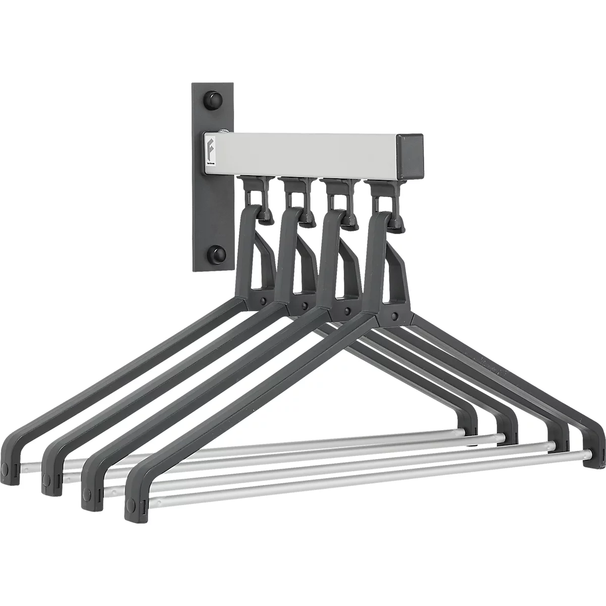 Wandgarderobe met grijze kleerhangers en uitschuifbare stangen.