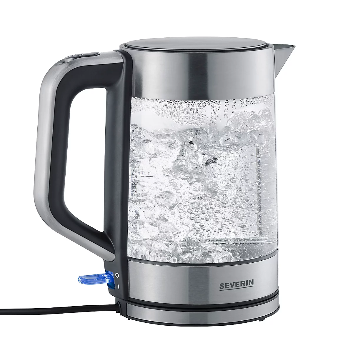 Ein Wasserkocher aus Edelstahl und Glas, gefüllt mit kochendem Wasser. Der Griff ist schwarz und das Gerät steht auf einem weißen Hintergrund.