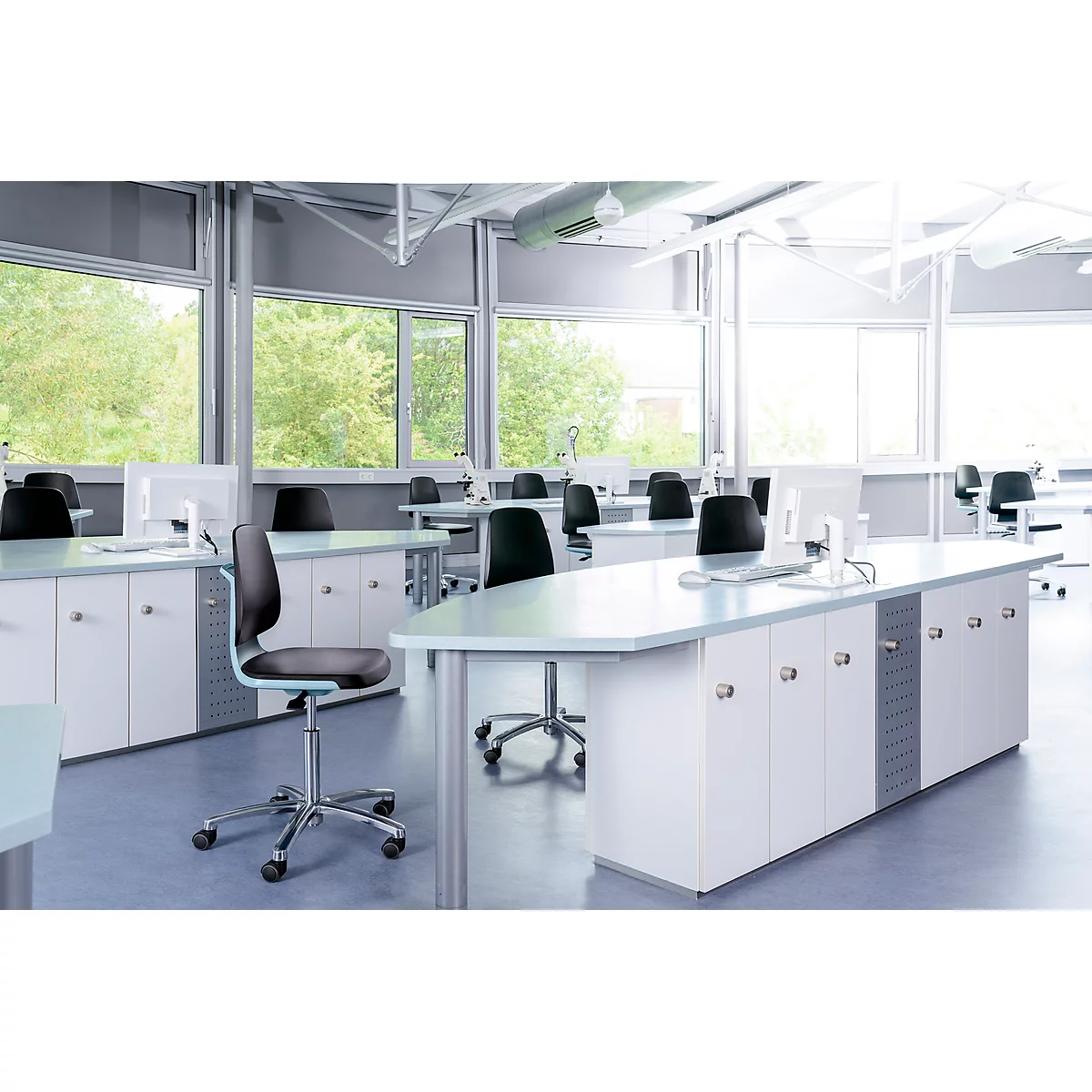 Werkstoel Labsit hoog, integraalschuim, glijders, B 450 x D 420 x H 520 - 770 mm, blauw