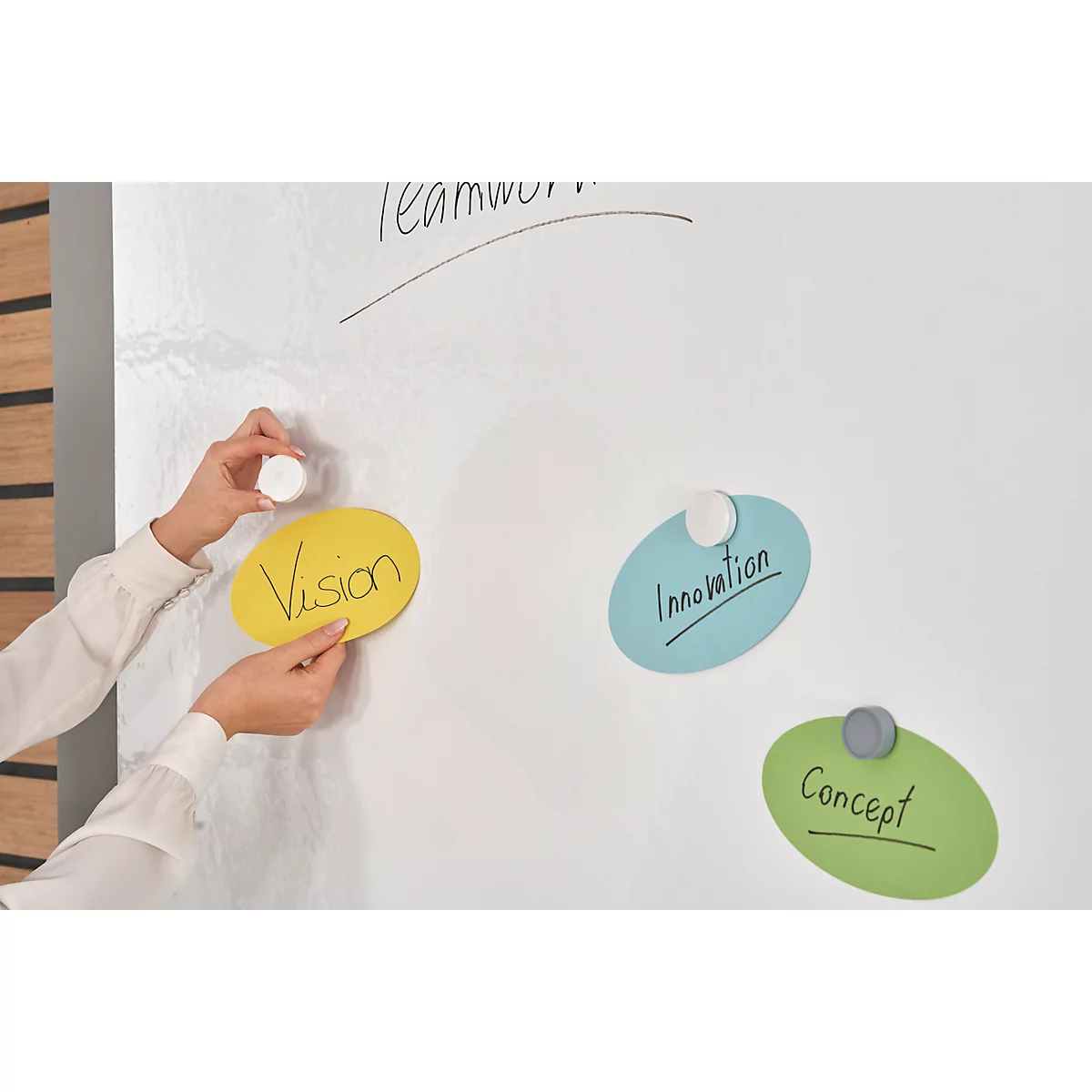 Whiteboard-Folie Legamaster “Wrap up”, magnetisch, selbstklebend, weiß, B 6000 x H 1010 mm