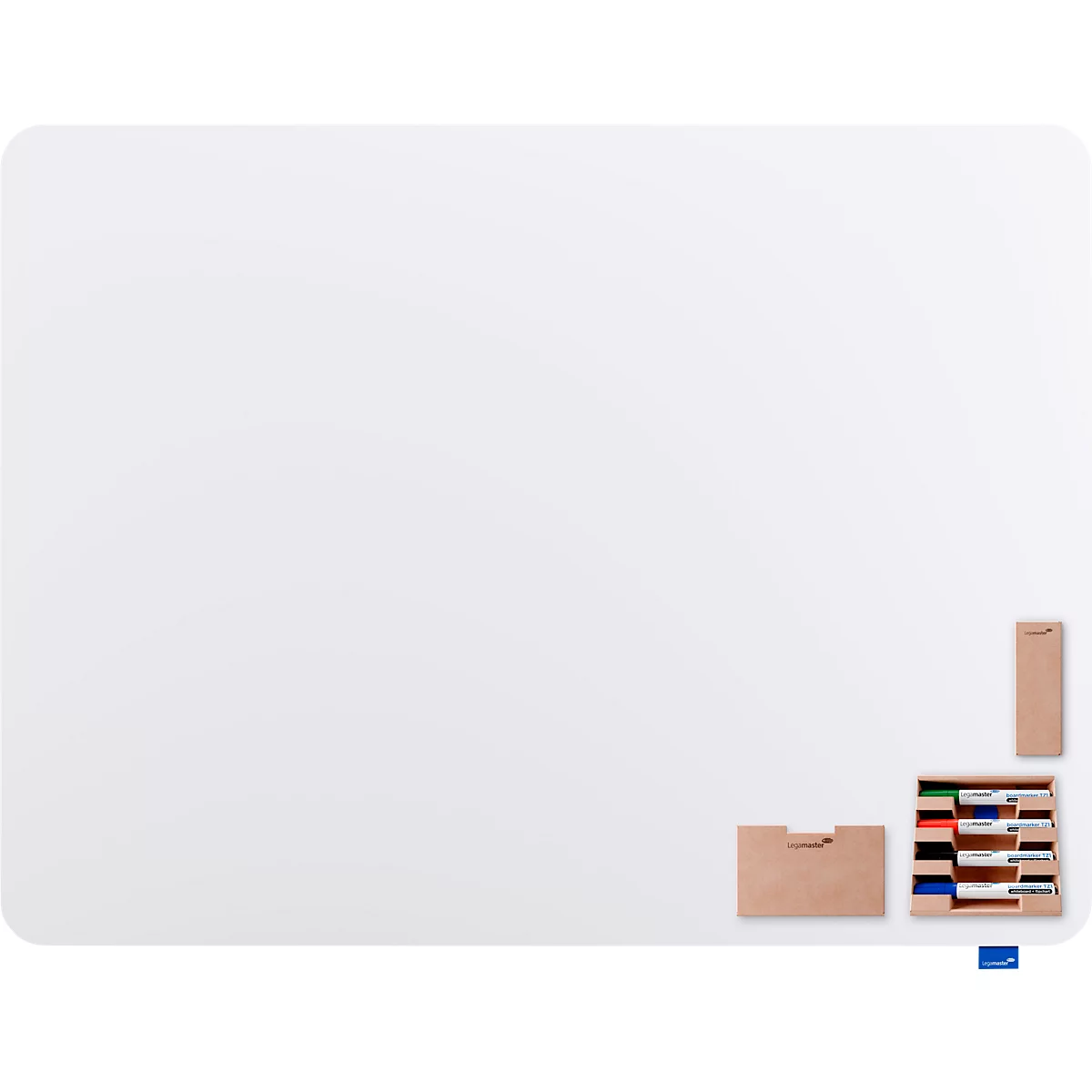 Grosse, weisse Tafel mit braunen Ablagen und Stiften.
