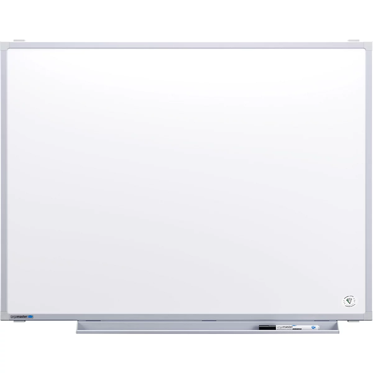 Grosses, rechteckiges Whiteboard mit silbernem Rahmen und Stifthalterung.