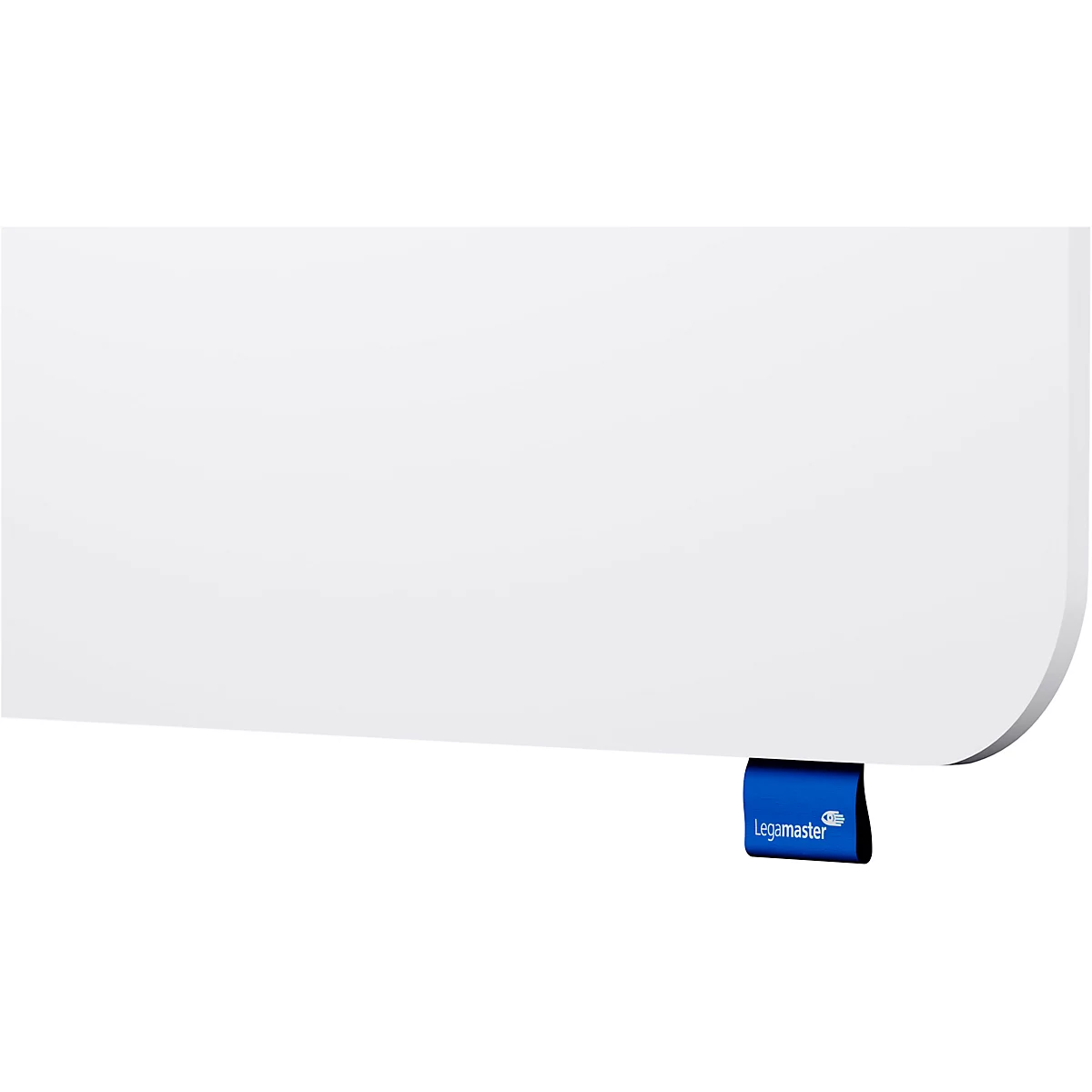 Close-up van een wit object met een afgeronde hoek, daaronder een blauw label met het 'Legamaster' logo.