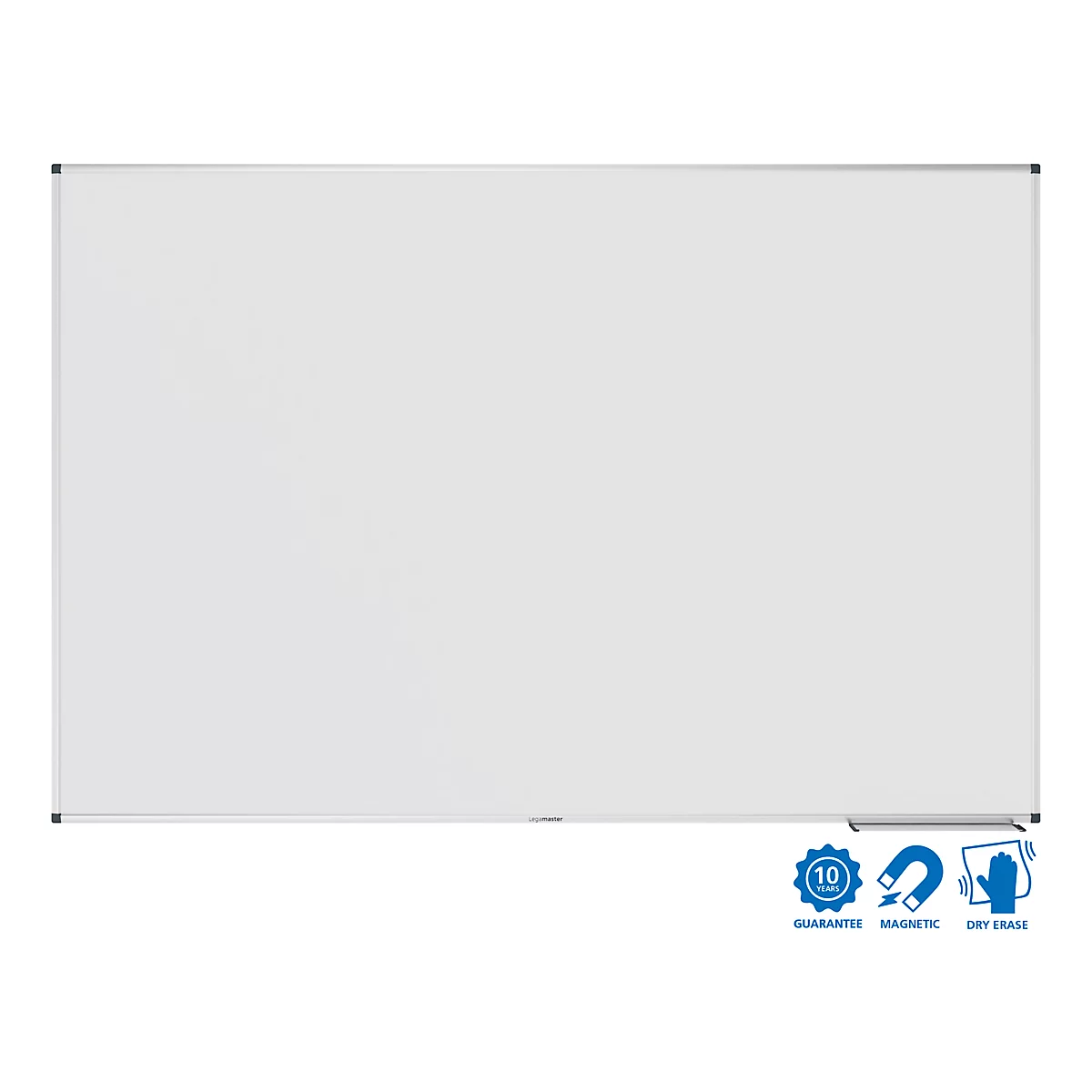Wit whiteboard met zilveren frame, logo's rechtsonder.