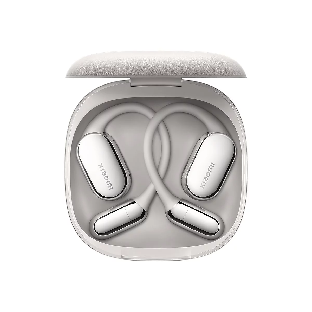 Weiße Xiaomi Open-Ear-Kopfhörer mit Bügel in einem offenen Ladecase auf weißem Hintergrund.
