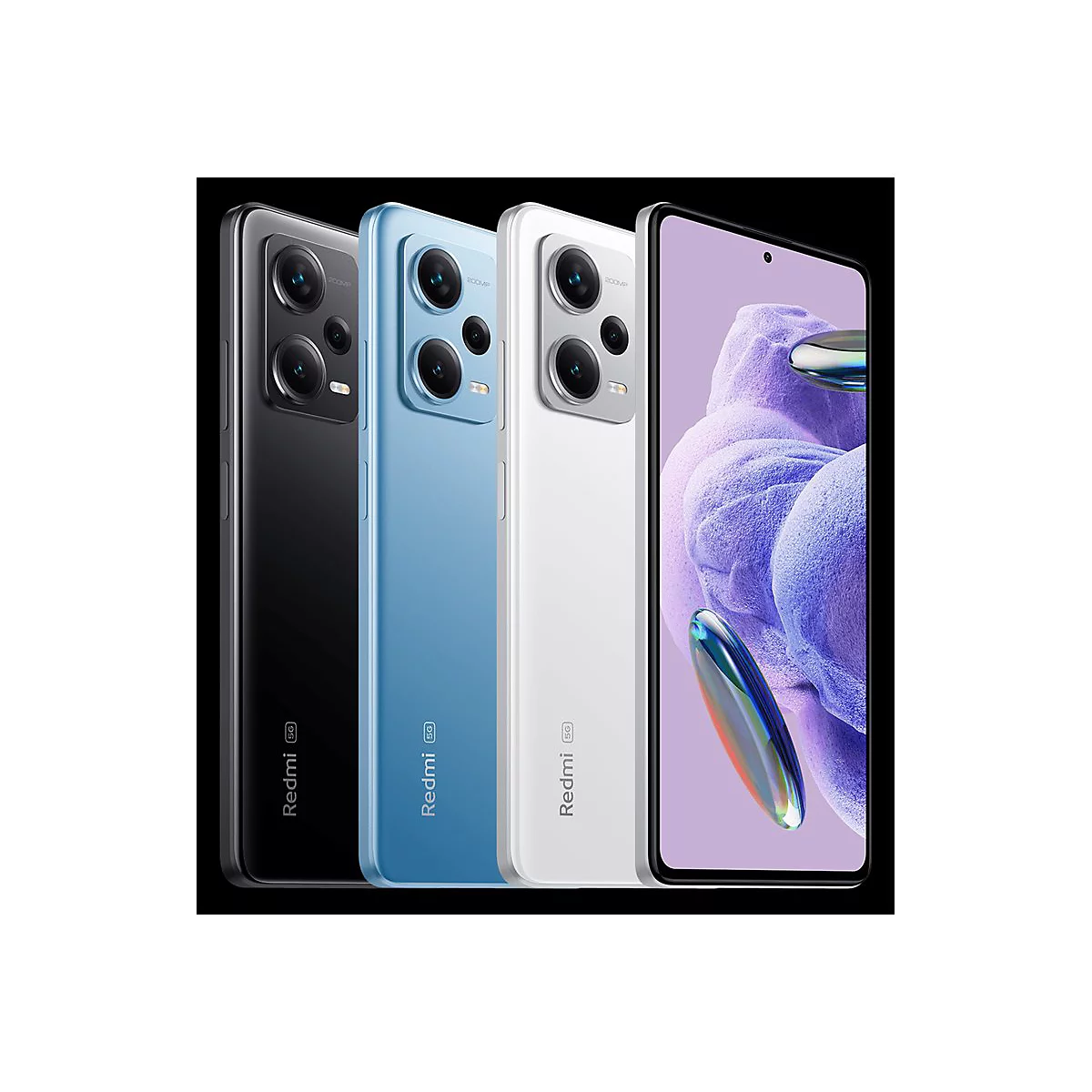 Drei Smartphones in Schwarz, Blau und Weiß. Das blaue Smartphone hat ein lilafarbenes Display. Auf der Rückseite ist ein Kamera-Modul zu sehen.