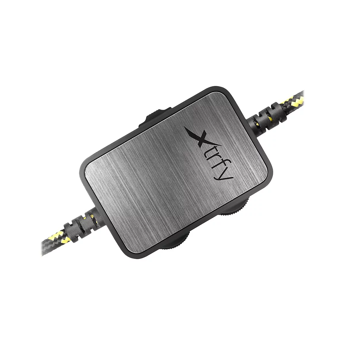 Ein graues Xtrfy-Steuergerät mit strukturierter Oberfläche und schwarzem Rahmen. Kabel mit gelb-schwarzem Muster.