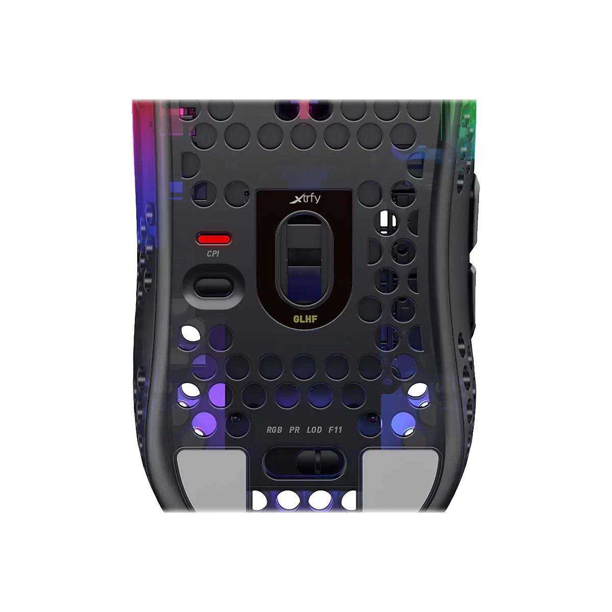 Detailaufnahme einer schwarzen Gaming-Maus mit LED-Beleuchtung. Sichtbar sind Tasten, das Xtrfy-Logo und weitere Bedienelemente.