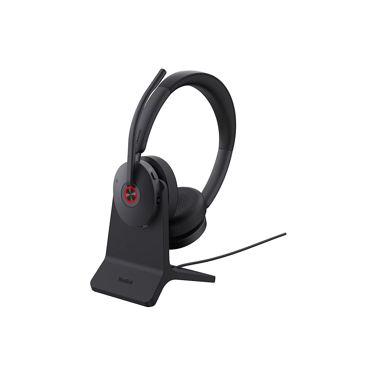 Schwarzes Headset mit Mikrofon und Ladeschale. Auf der Seite des Headsets ist ein roter Ring sichtbar.