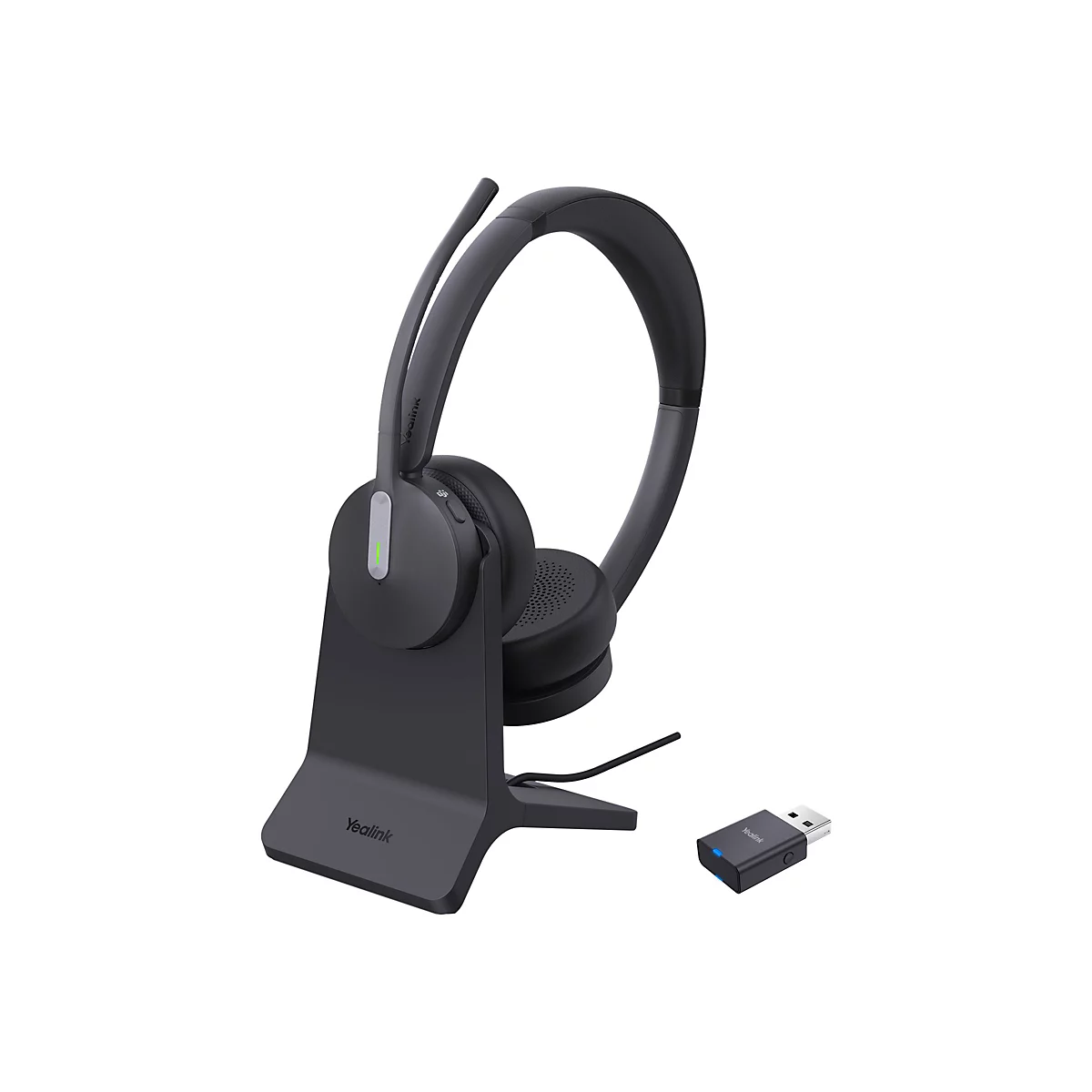 Drahtloses Headset auf Ladestation. Mit USB-Dongle.