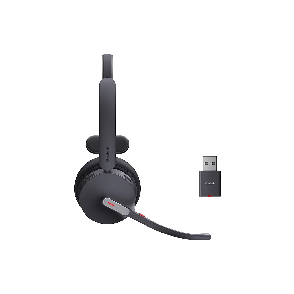 Drahtloses Headset in Dunkelgrau mit USB-Dongle. Mikrofonarm rot akzentuiert. Auf weiÃŸem Hintergrund.