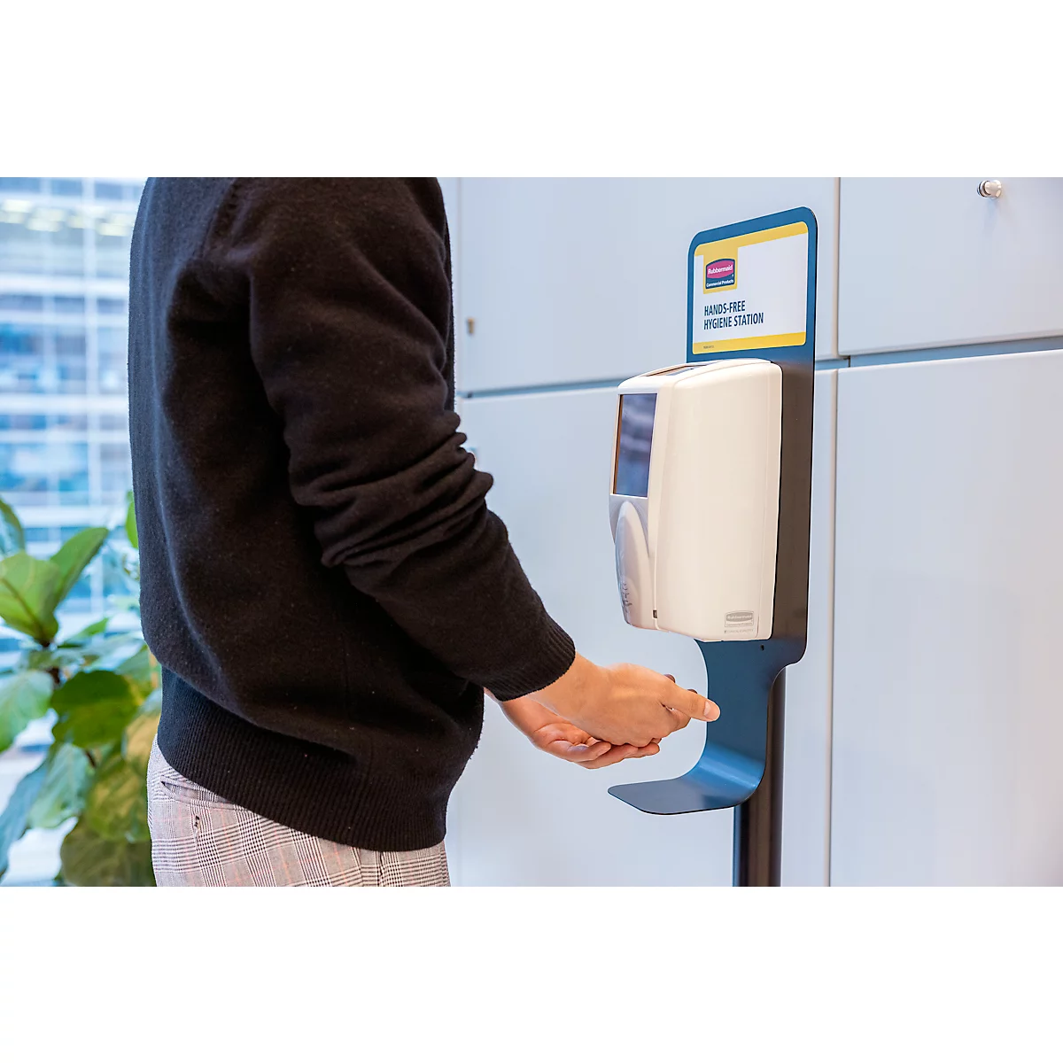 Zeep- en ontsmettingsdispenser Rubbermaid LumeCel, AutoFoam, 1100 ml, lichtbediend, automatisch &amp; aanraakvrij, voor wand/stand, wit