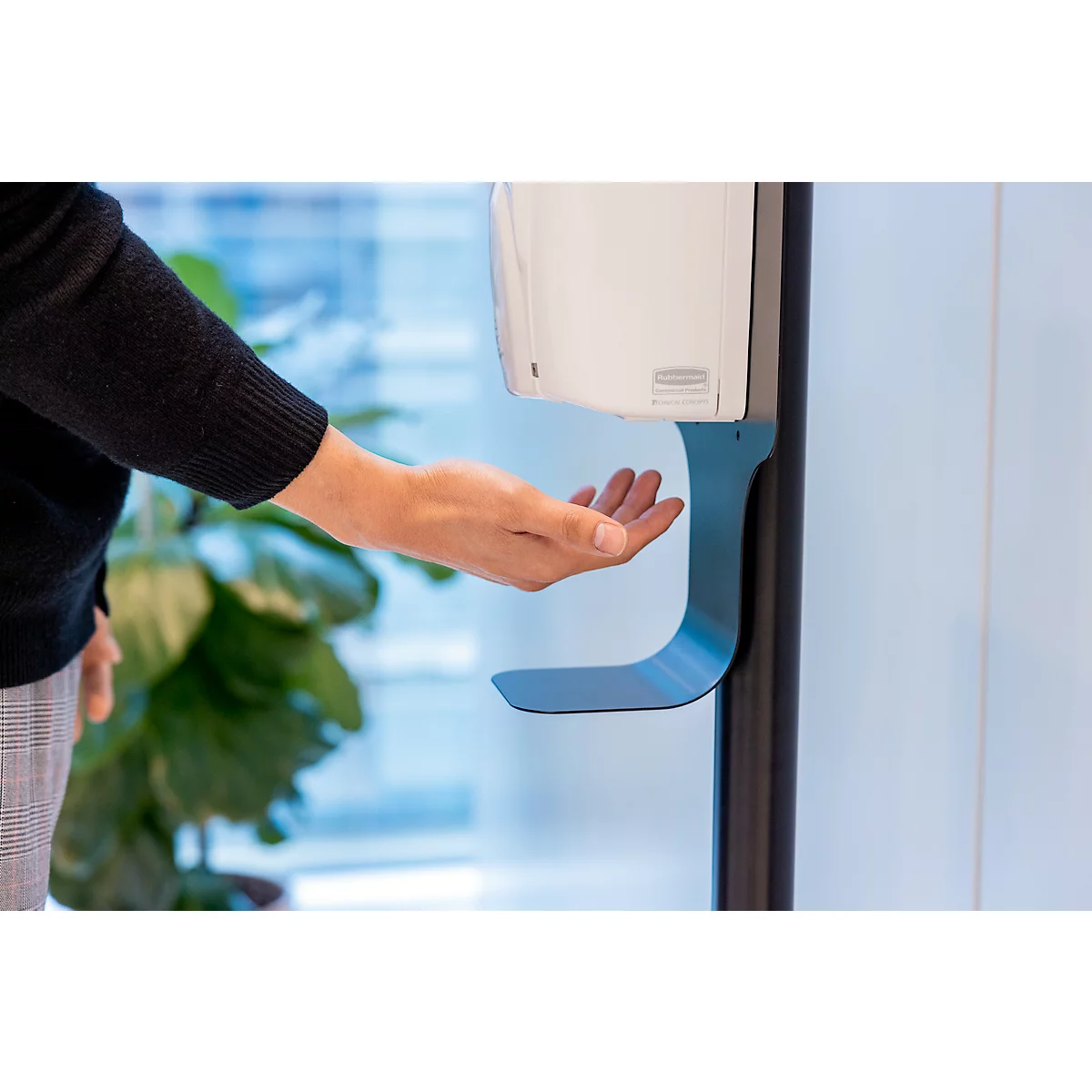 Zeep- en ontsmettingsdispenser Rubbermaid LumeCel, AutoFoam, 1100 ml, lichtbediend, automatisch &amp; aanraakvrij, voor wand/stand, wit
