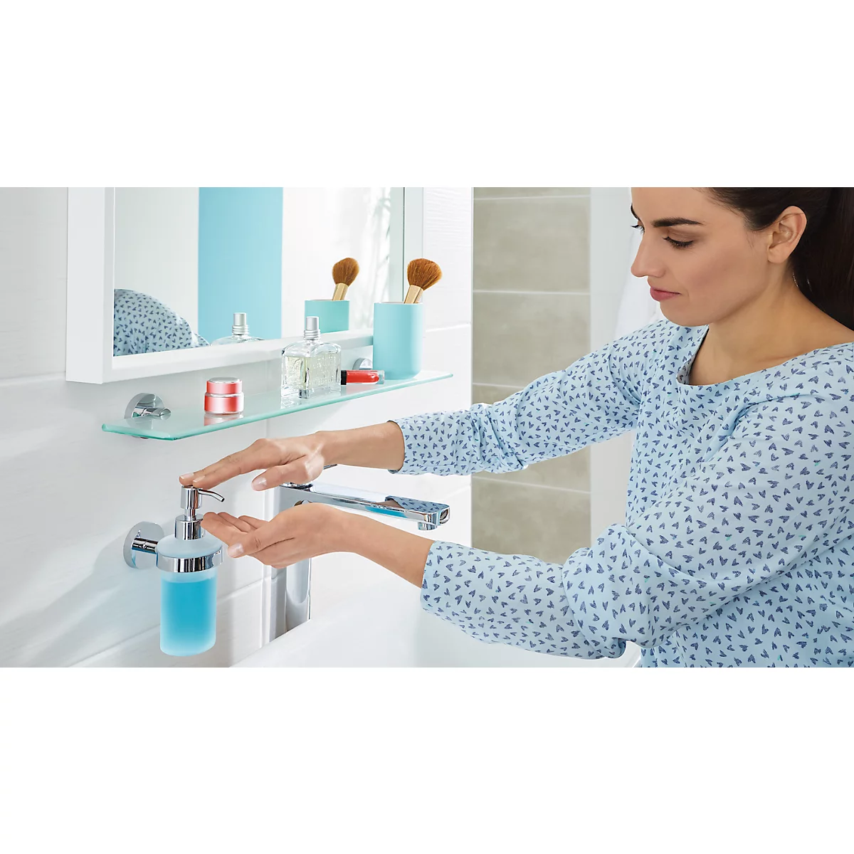 Zeepdispenserset tesa Smooz, 200 ml, navulbaar, innovatieve kleefoplossing, verchroomd