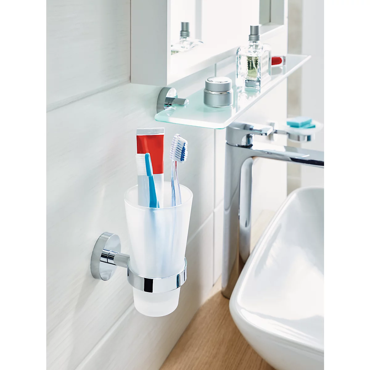 Zeepdispenserset tesa Smooz, 200 ml, navulbaar, innovatieve kleefoplossing, verchroomd