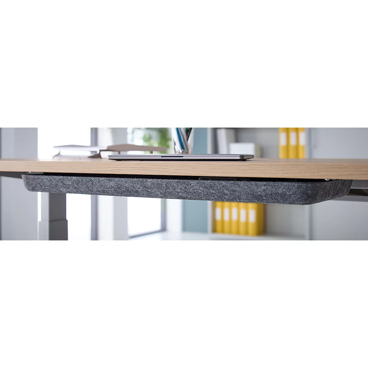 Zubehörschublade, für die Montage unter Schreibtischen, kugelgelagert, B 733 x T 260 x H 44 mm, recycelbarer Filz, dunkelgrau