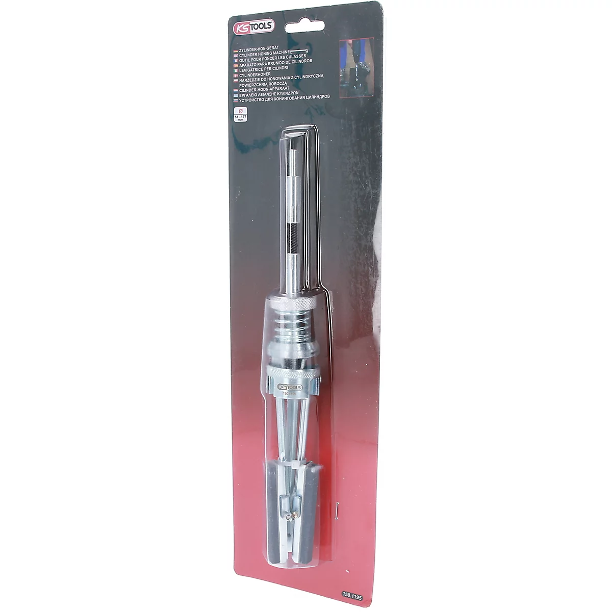 Ein Werkzeug auf einer Produktverpackung. Metall-Werkzeug in Plastikverpackung mit KS TOOLS Logo. Schwarzer Hintergrund, roter Hintergrund.